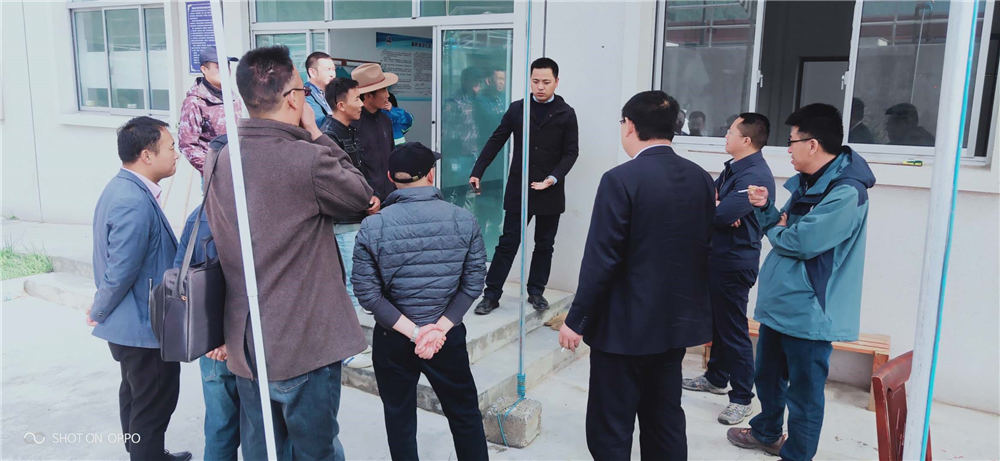 西南督查組在自治區(qū)、日喀則市、吉隆縣、吉隆鎮(zhèn)有關(guān)領(lǐng)導(dǎo)的陪同下對(duì)吉隆鎮(zhèn)污水處理廠檢查工作